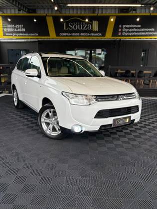 MITSUBISHI OUTLANDER 3.0 GT 4X4 V6 24V GASOLINA 4P AUTOMÁTICO MITSUBISHI OUTLANDER 3.0 GT 4X4 V6 24V GASOLINA 4P AUTOMÁTICO